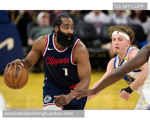 勇士与快船首轮对决揭幕战精彩回顾与赛后分析 勇士与快船首轮对决揭幕战精彩回顾与赛后分析