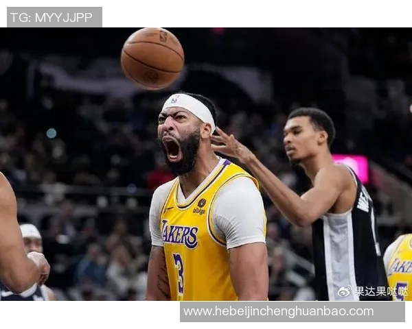 湖人队与马刺队激战正酣2018年12月6日精彩回顾与赛后分析